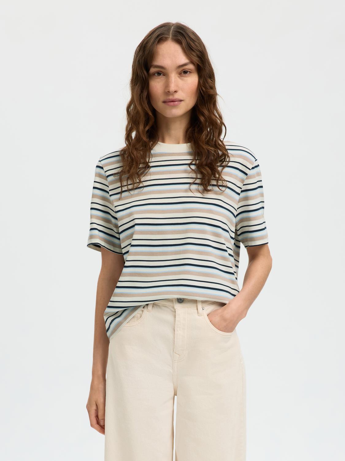model_shot-front